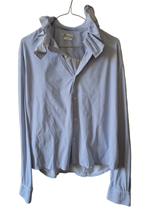 Skjorte med flæsekant